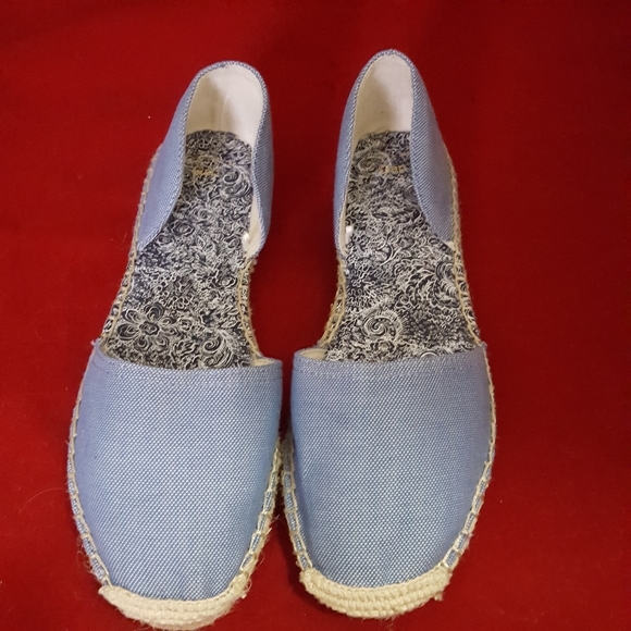 GAP Shoes - Gap Womens shoes blue color size 7